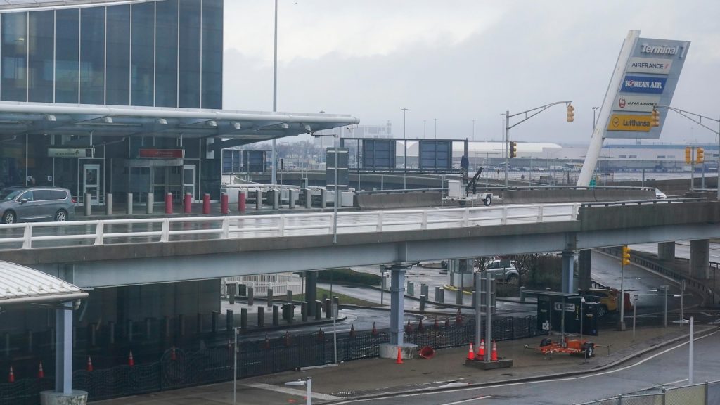 Customs officer at JFK airport fires his gun during a freeway fight