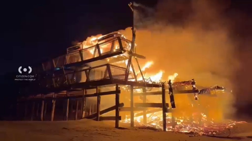 FDNY fights 3-alarm fire at Silver Gull Beach Club in Breezy Point, Queens FDNY fights 3-alarm fire at Silver Gull Beach Club in Breezy Point, Queens
