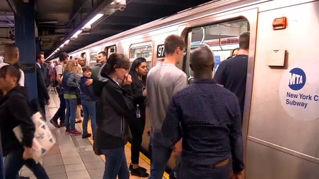 Holiday transit service schedules: MTA announces 2025 New Year’s holiday train, bus, LIRR, Metro-North, bridge and tunnel service Holiday transit service schedules: MTA announces 2025 New Year's holiday train, bus, LIRR, Metro-North, bridge and tunnel service