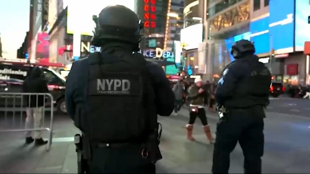 Lone wolves, small groups most persistent terror threats for New Year's Eve in Times Square, report says