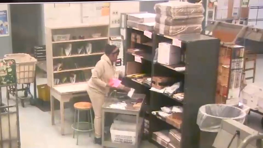 Long Island postal worker accused of stealing gift cards from mail while on the job in Suffolk County