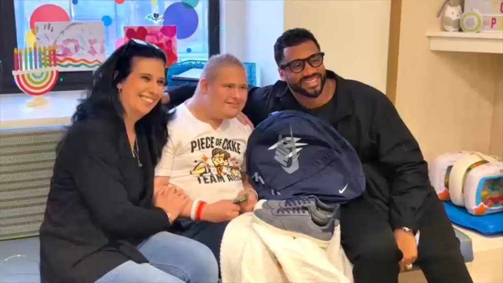 NY Giants quarterback Russell Wilson and wife donate $3 million to Mount Sinai Children’s Hospital NY Giants quarterback Russell Wilson and wife donate $3 million to Mount Sinai Children's Hospital