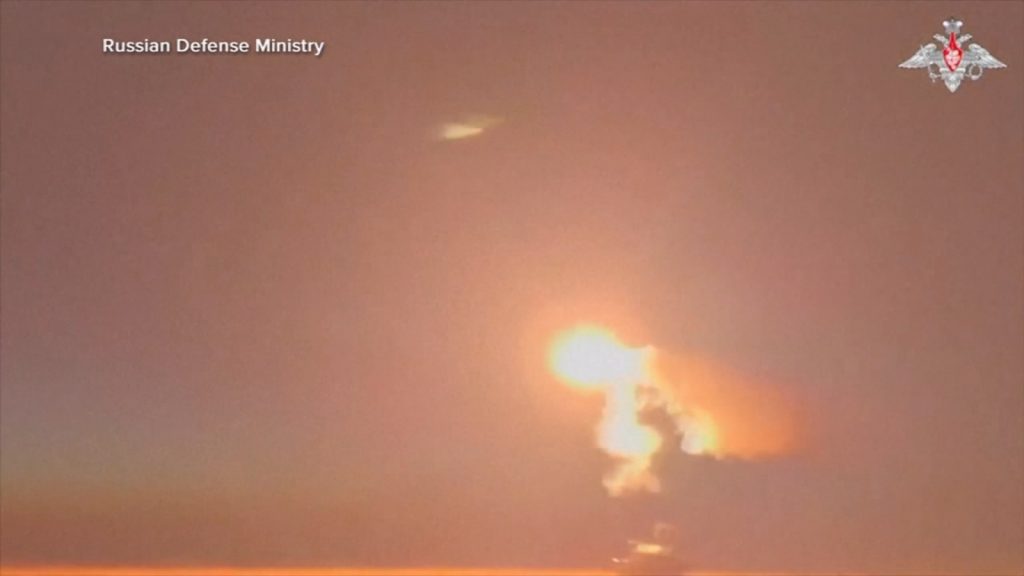 Russia strikes Kyiv, Ukraine, kills at least 1 person day before presidents Volodymyr Zelenskyy, Donald Trump meet in Florida