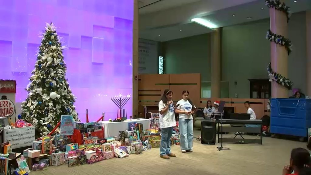 'Zooming Thru Music' spreads holiday joy to New Jersey hospital