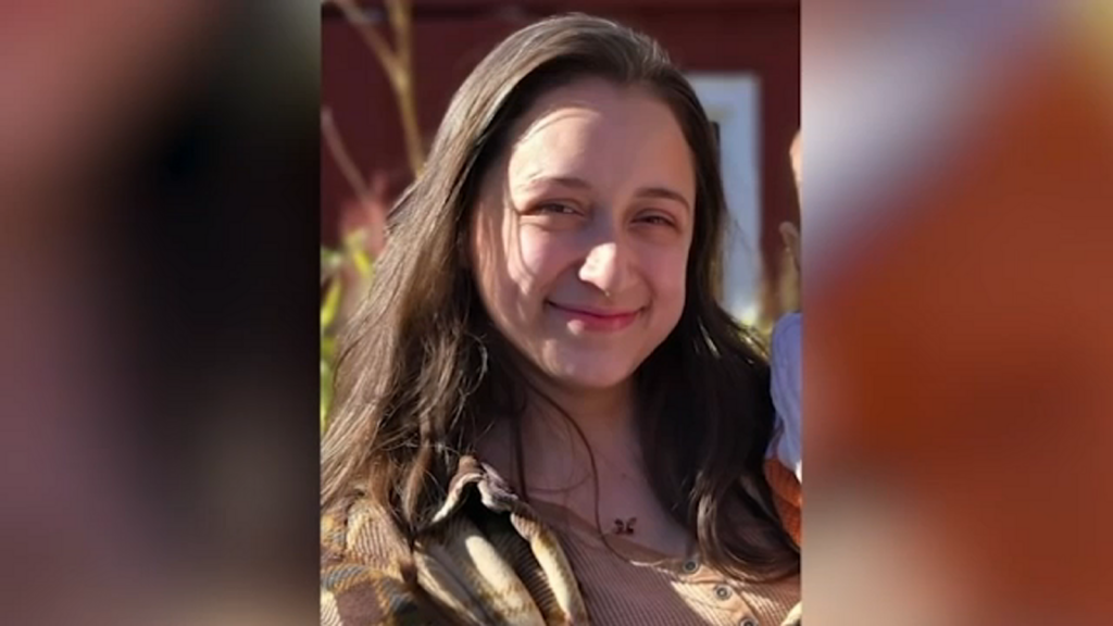 Eliza Morales, pregnant woman killed in Illinois, suffered 70 stab wounds; Nedas Revuckas charged: court docs Eliza Morales, pregnant woman killed in Illinois, suffered 70 stab wounds; Nedas Revuckas charged: court docs