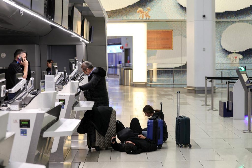 Here’s what airlines owe you amid winter storm Fern Here’s what airlines owe you amid winter storm Fern