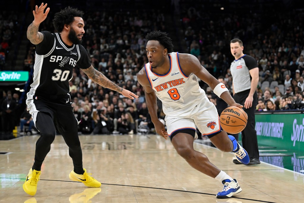 Knicks blow 19-point lead in New Year’s Eve loss to Julian Champagnie, Spurs Knicks blow 19-point lead in New Year's Eve loss to Julian Champagnie, Spurs