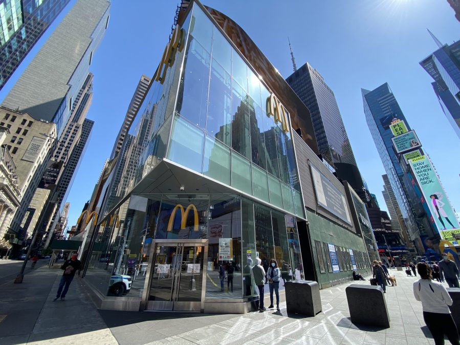 Man stabbed in Times Square McDonald's Man stabbed in Times Square McDonald's