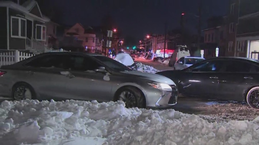 Paterson neighbors frustrated with city's snow clean-up Paterson neighbors frustrated with city's snow clean-up
