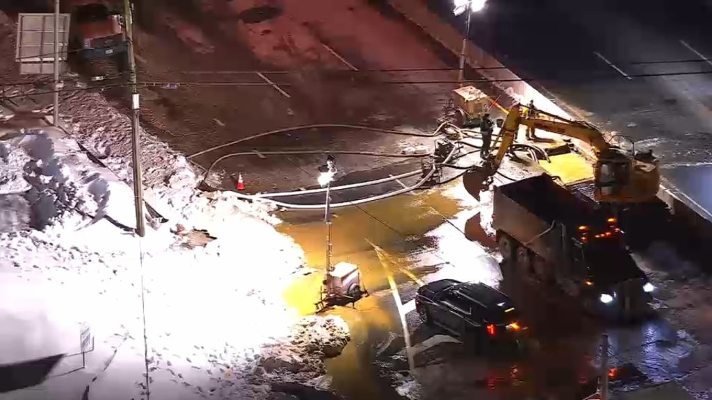 Water main break affecting Route 1 in Edison, New Jersey in both directions