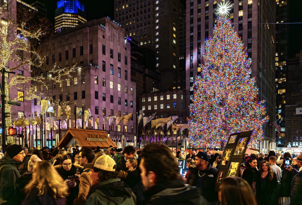 When is the Rockefeller Center Christmas Tree Being Taken Down in 2026?