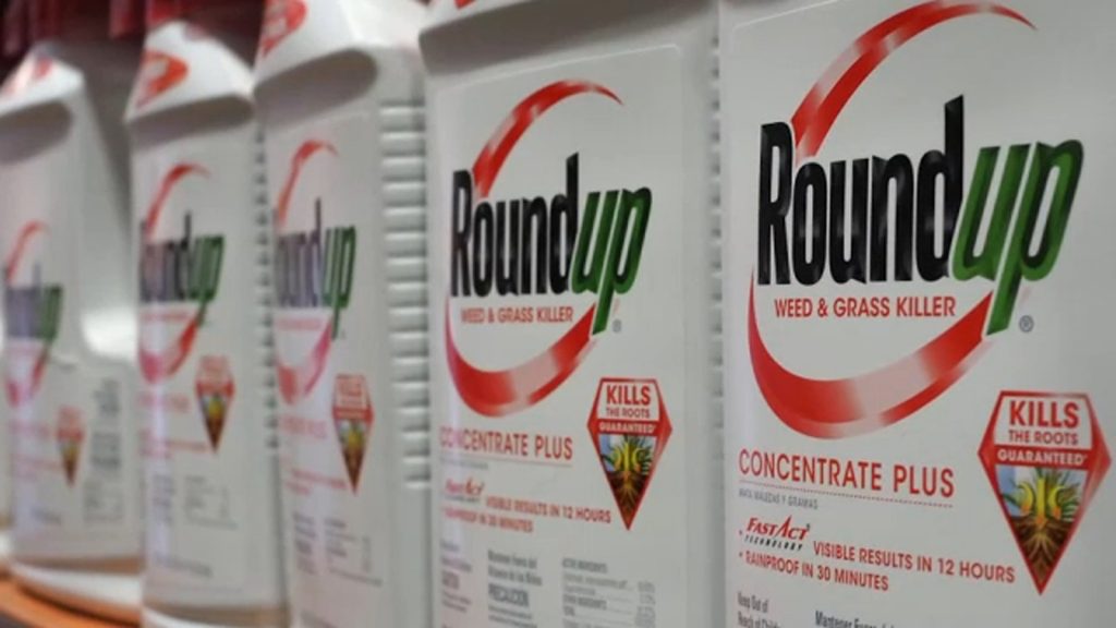 Bayer agrees to $7.25 billion proposed settlement over thousands of Roundup cancer lawsuits Bayer agrees to $7.25 billion proposed settlement over thousands of Roundup cancer lawsuits