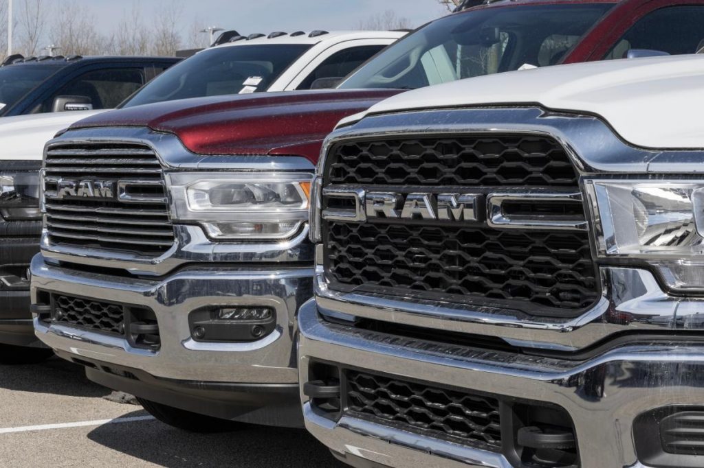 Chrysler recalls over 450K vehicles citing brake light failure Chrysler recalls over 450K vehicles citing brake light failure