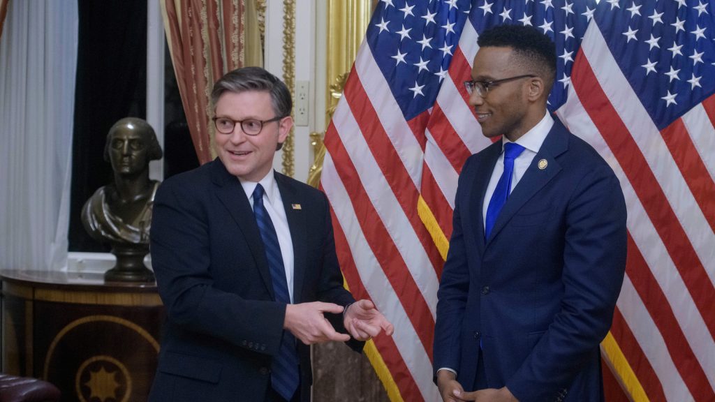 GOP leaders labor for support ahead of key test vote on ending partial government shutdown GOP leaders labor for support ahead of key test vote on ending partial government shutdown