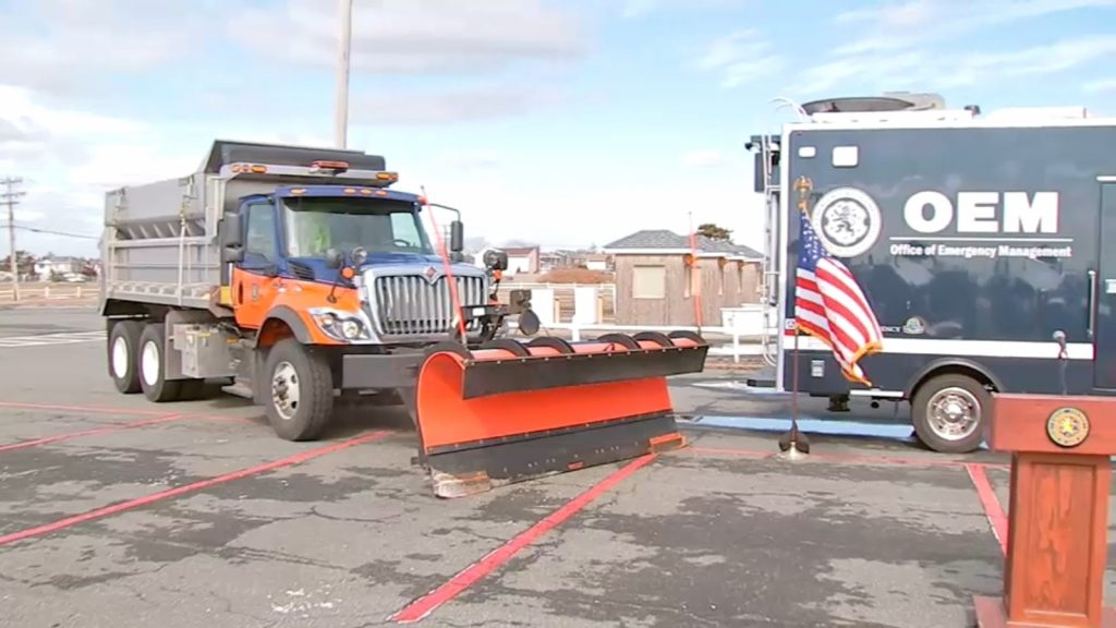 Long Island blizzard: Nassau, Suffolk County residents to face up to 24 inches of snow amid powerful winter storm Long Island blizzard: Nassau, Suffolk County residents to face up to 24 inches of snow amid powerful winter storm