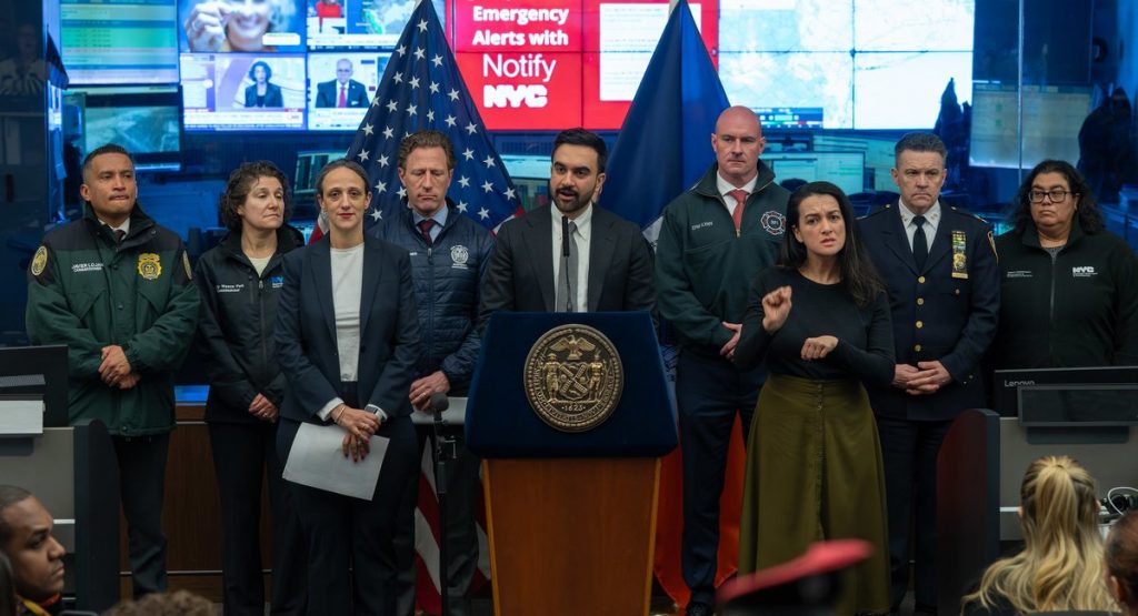 Mamdani taps NYC school nurses, peers to bring people indoors during ‘lethal cold’ stretch Mamdani taps NYC school nurses, peers to bring people indoors during ‘lethal cold' stretch