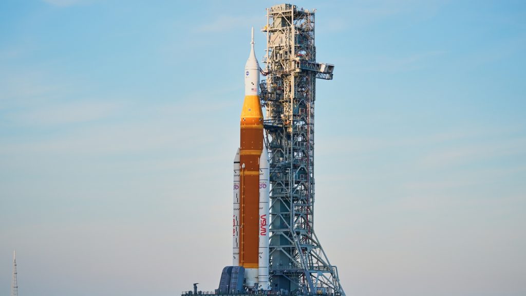 NASA revamps Artemis moon landing program by modeling it after speedy Apollo NASA revamps Artemis moon landing program by modeling it after speedy Apollo