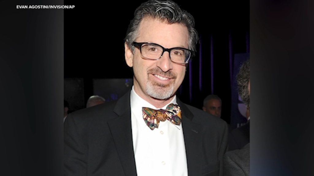Robert Carradine, 'Revenge of the Nerds' and 'Lizzie McGuire' actor, dies at 71