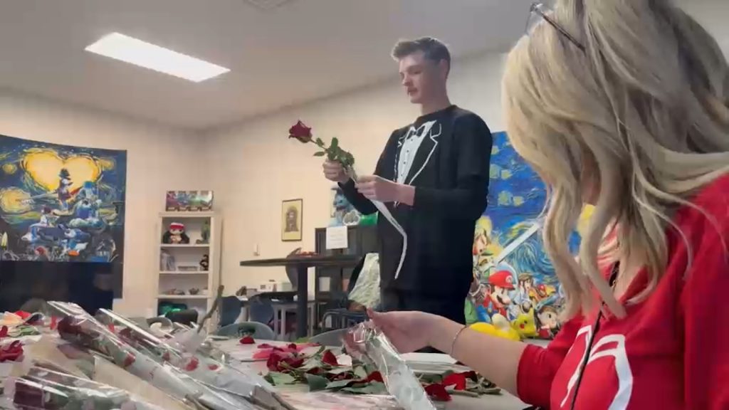 Salt Lake City high school student starts GoFundMe to buy 720 Valentine's Day flowers for female staff, students