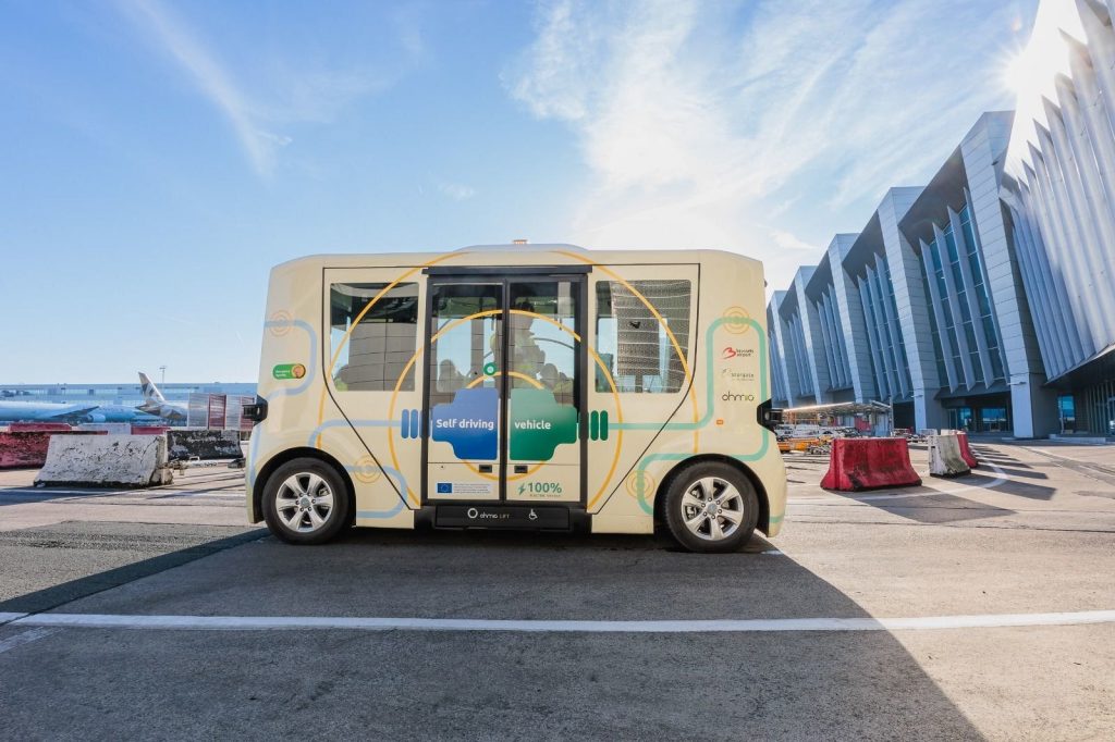 Self-Driving Shuttles Coming to Newark Liberty Airport: Everything You Should Know
