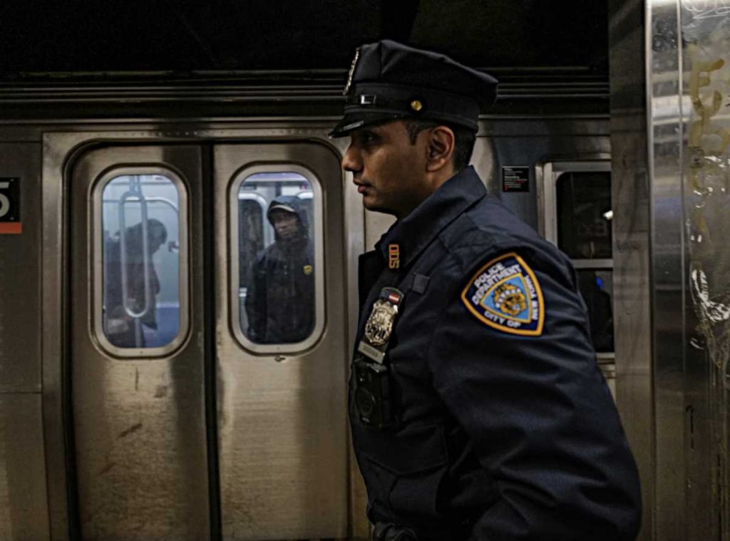 Subway stabbing: 15-year-old boy attacked during fight on J train in Lower Manhattan Subway stabbing: 15-year-old boy attacked during fight on J train in Lower Manhattan
