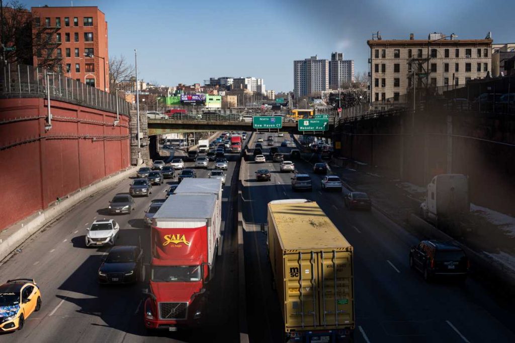 Advocates urge state to nix Cross Bronx Expressway expansion plan ahead of crucial deadline