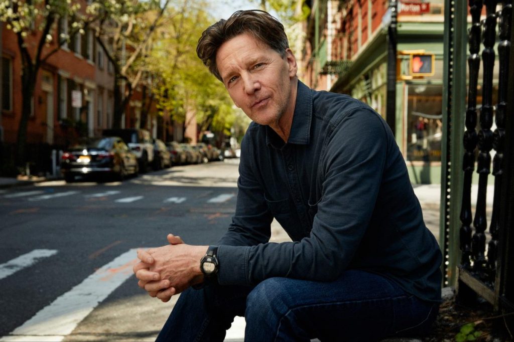 Andrew McCarthy breaks down why men in midlife don’t have friends Andrew McCarthy breaks down why men in midlife don't have friends