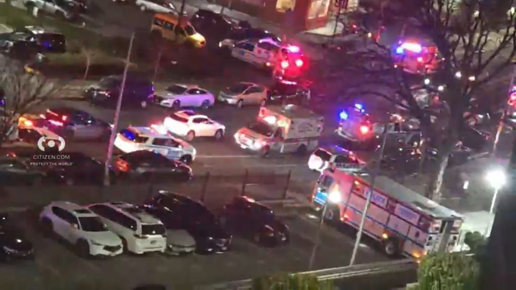 Crown Heights deadly stabbing: Woman killed, another injured inside apartment building in Brooklyn, NYC Crown Heights deadly stabbing: Woman killed, another injured inside apartment building in Brooklyn, NYC