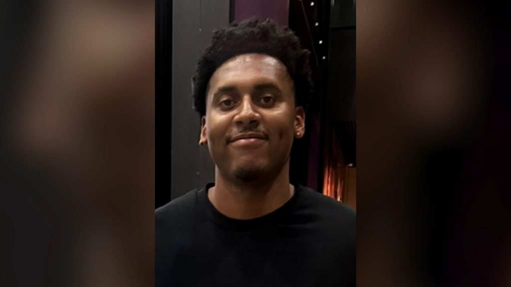 Elijah Hoard missing after being dropped off at Chicago O'Hare International Airport, family says