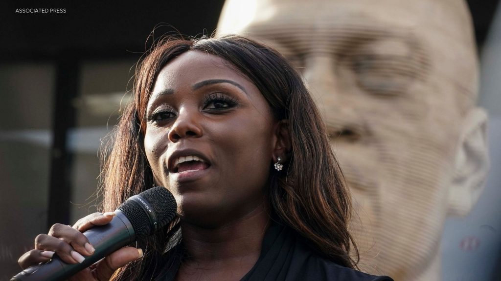 Feds probe whether NYC Council member, Hochul aide took bribes to help migrant shelter provider