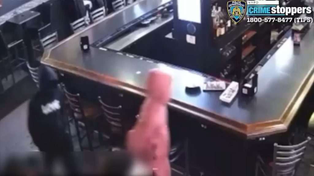 Kew Gardens bar shooting: New video shows suspects before gunfire rang out inside bar killing 1 man Kew Gardens bar shooting: New video shows suspects before gunfire rang out inside bar killing 1 man