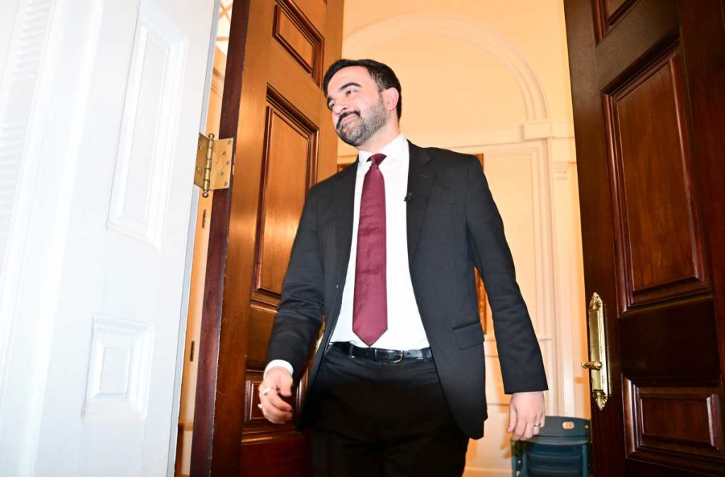 Mayor distributes food, gives out free movie tickets and supports slashing estate tax exemption threshold Mayor distributes food, gives out free movie tickets and supports slashing estate tax exemption threshold