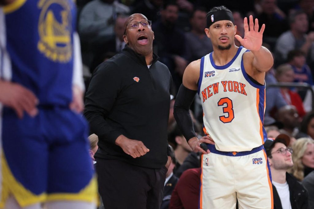 Mike Brown not ready to change Knicks' starting lineup despite anger over slow starts