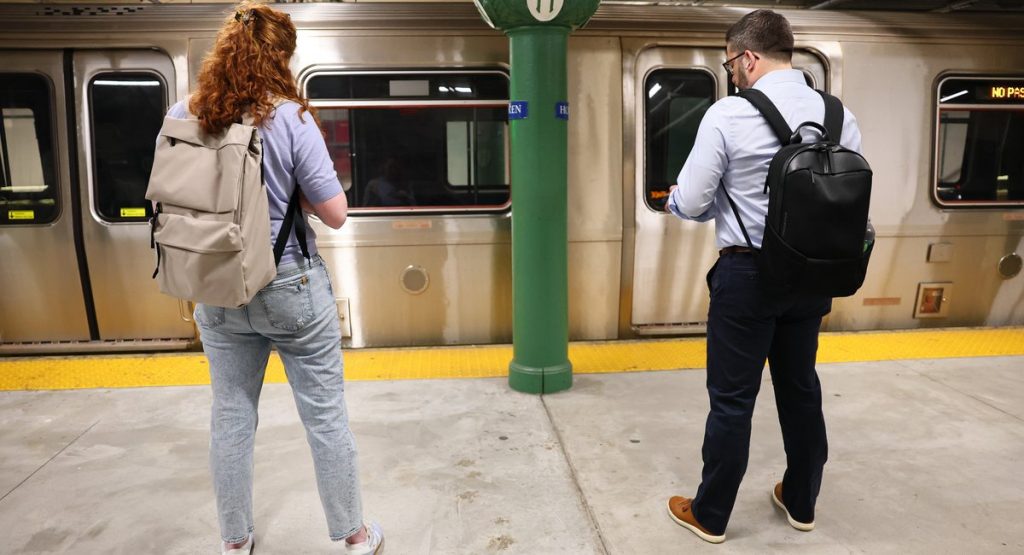 PATH service suspended between Hoboken and Manhattan due to power outage
