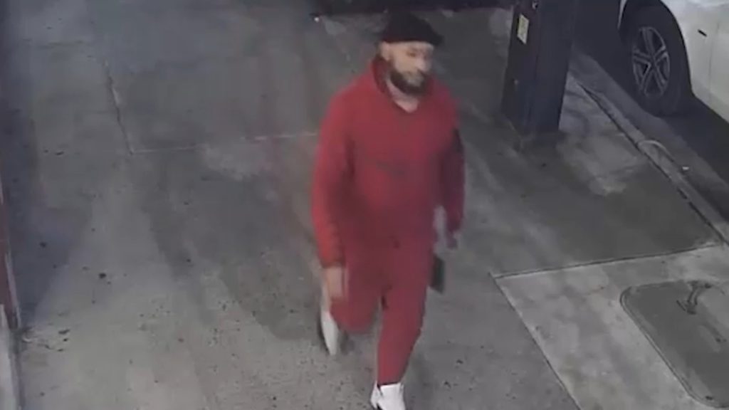 Police: Man smears feces on door of mosque in Brooklyn Heights Police: Man smears feces on door of mosque in Brooklyn Heights