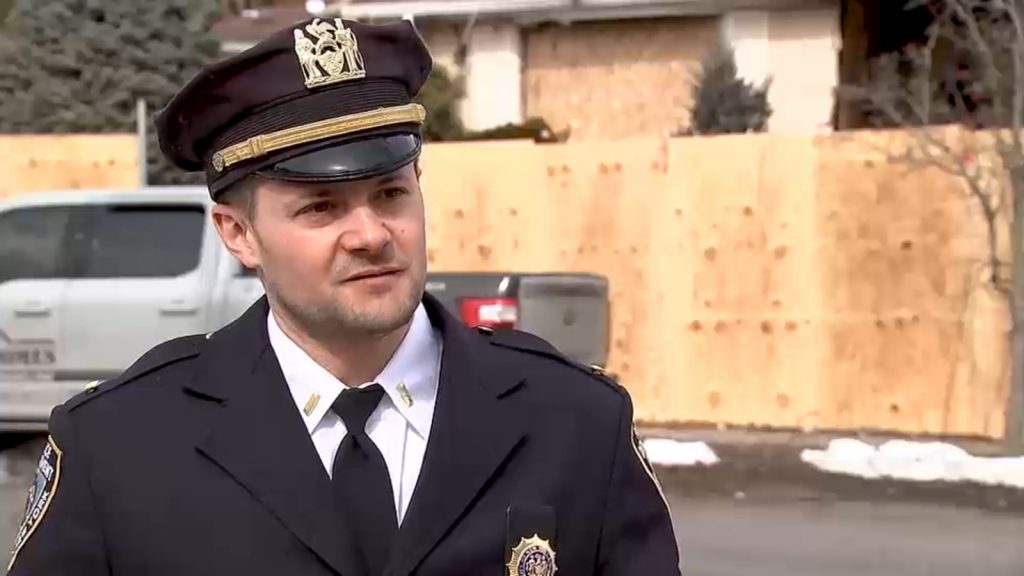 Staten Island fire: Off-duty NYPD officer speaks out after saving mom, 2 daughters from Bloomingdale blaze Staten Island fire: Off-duty NYPD officer speaks out after saving mom, 2 daughters from Bloomingdale blaze
