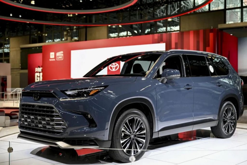 Toyota recalls 550K vehicles over seat-back locking issue