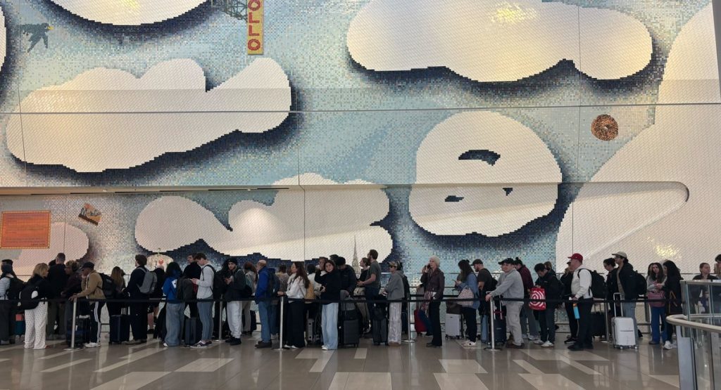 Travelers flying out of NYC area airports: Be prepared to wait Travelers flying out of NYC area airports: Be prepared to wait