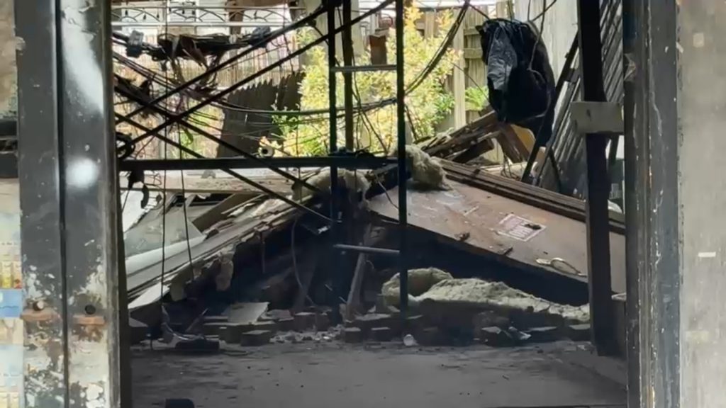 Back of three-story building collapses on Myrtle Avenue in Brooklyn, neighboring buildings evacuated