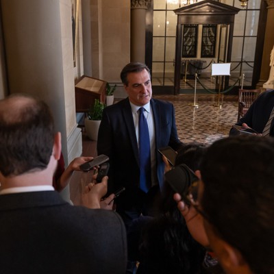 Business as usual: Lawmakers pass 2nd one-week budget extender Business as usual: Lawmakers pass 2nd one-week budget extender