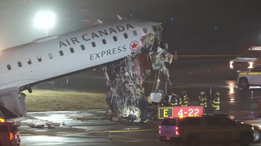 Controller staffers may have violated procedure night of deadly LaGuardia plane collision