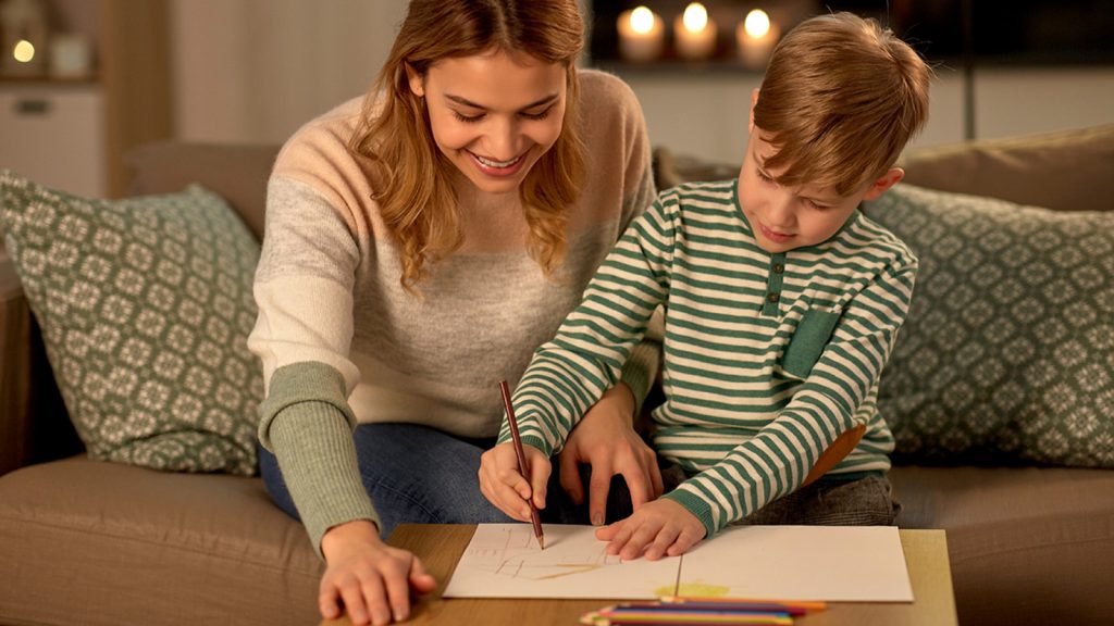 Emma Grede's '3-hour parenting' trend is dividing moms and dads. Here's why.