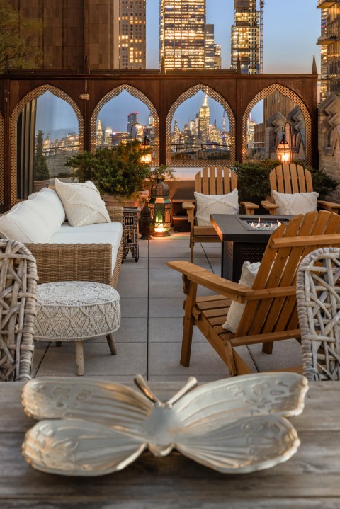 Mariah Carey's lists NYC penthouse with 360-degree views for $27M Mariah Carey's lists NYC penthouse with 360-degree views for $27M