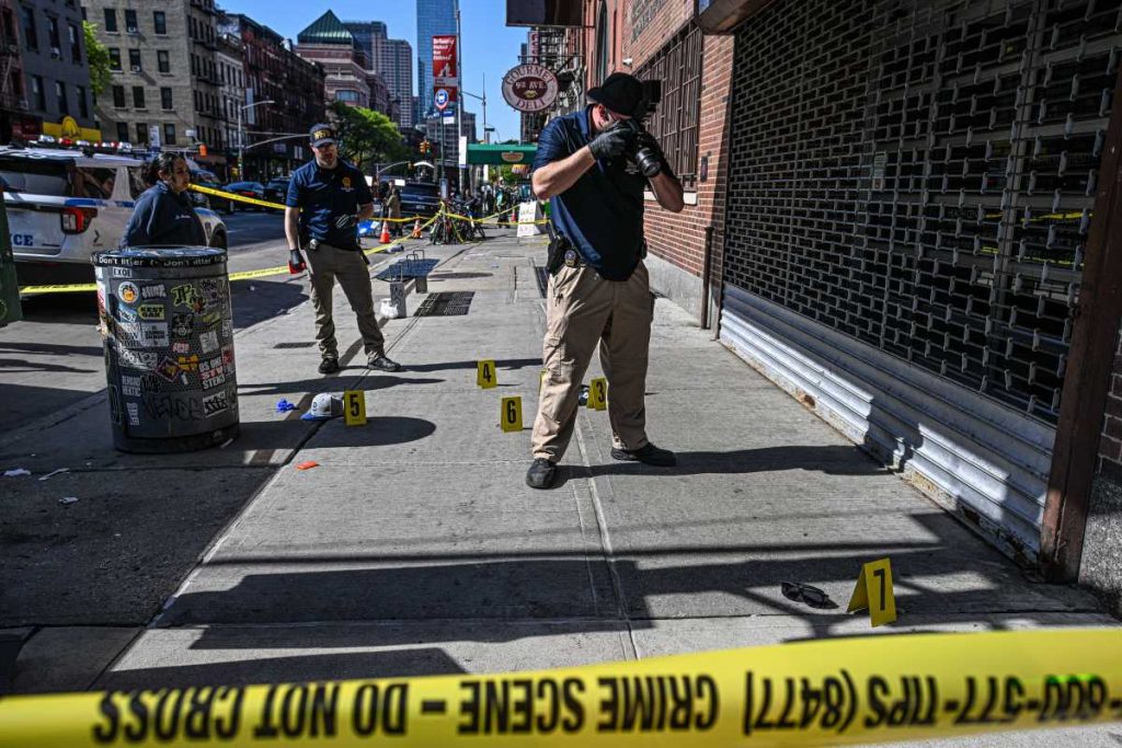 Murder in Hell’s Kitchen: Man stabbed to death outside troubled homeless service center
