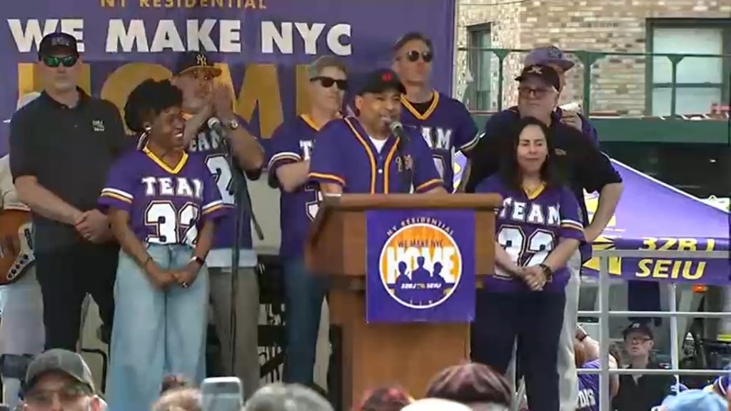 NYC building workers with 32BJ vote to authorize strike as members rally on Upper East Side