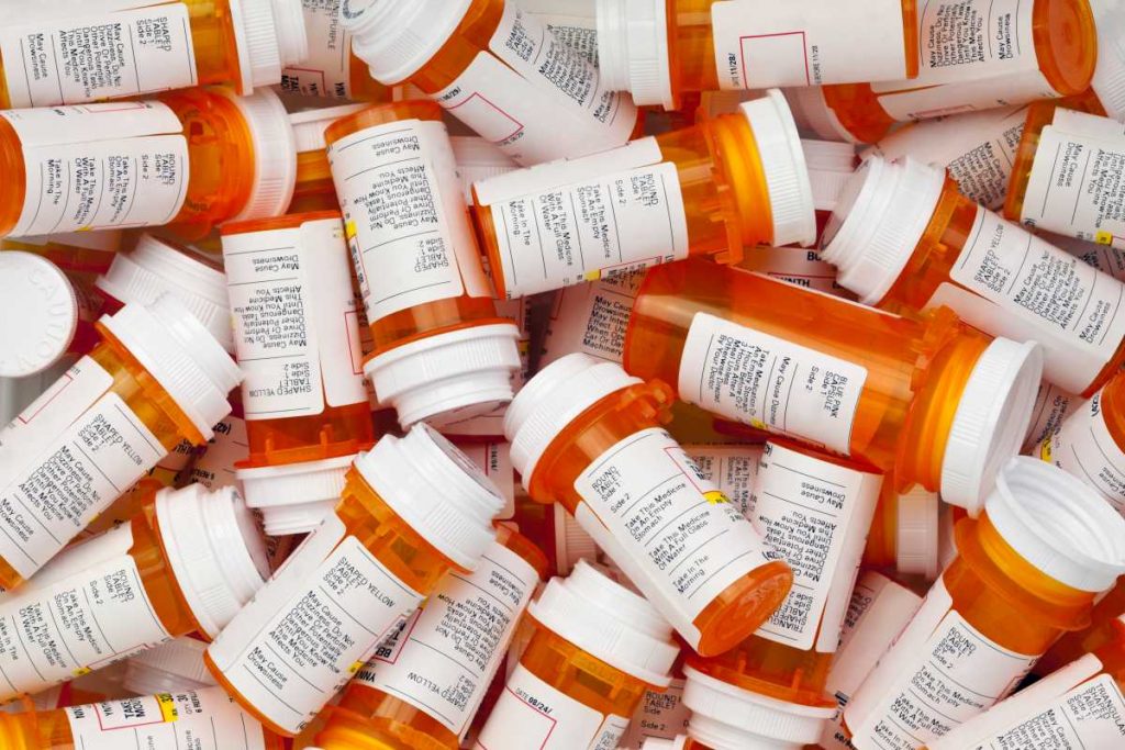 Op-ed | State Senate’s drug discount plan leaves the poorest patients behind