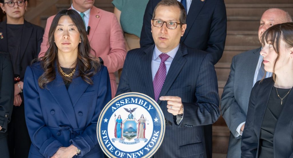 Religious buffer zones still on the table in Albany Religious buffer zones still on the table in Albany