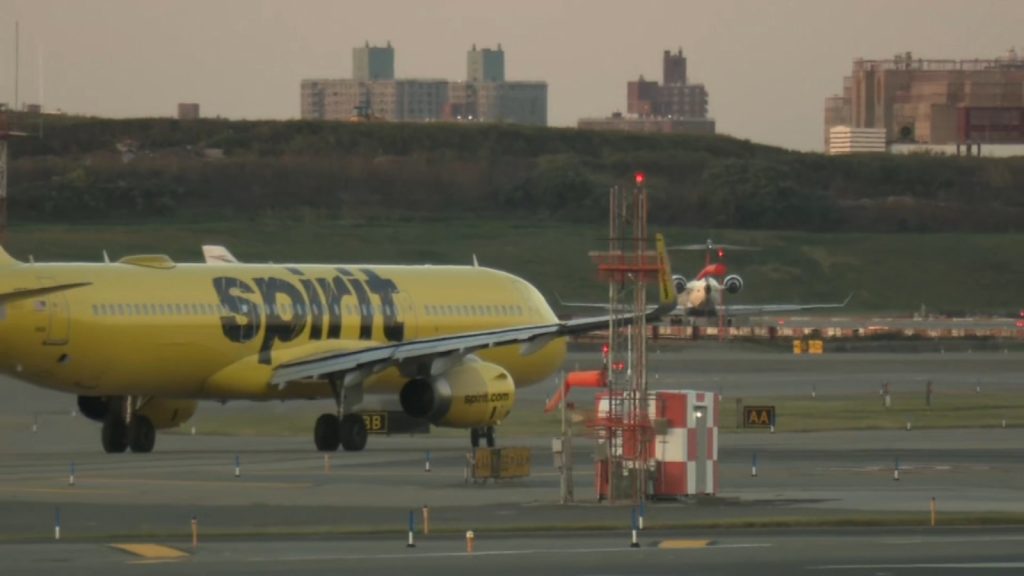 Talks to bail out Spirit Airlines stall as company tetters toward collapse