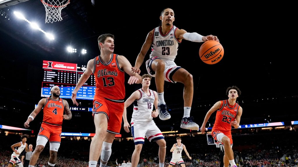UConn reaches 3rd national title game in 4 seasons, beating Illinois 71-62