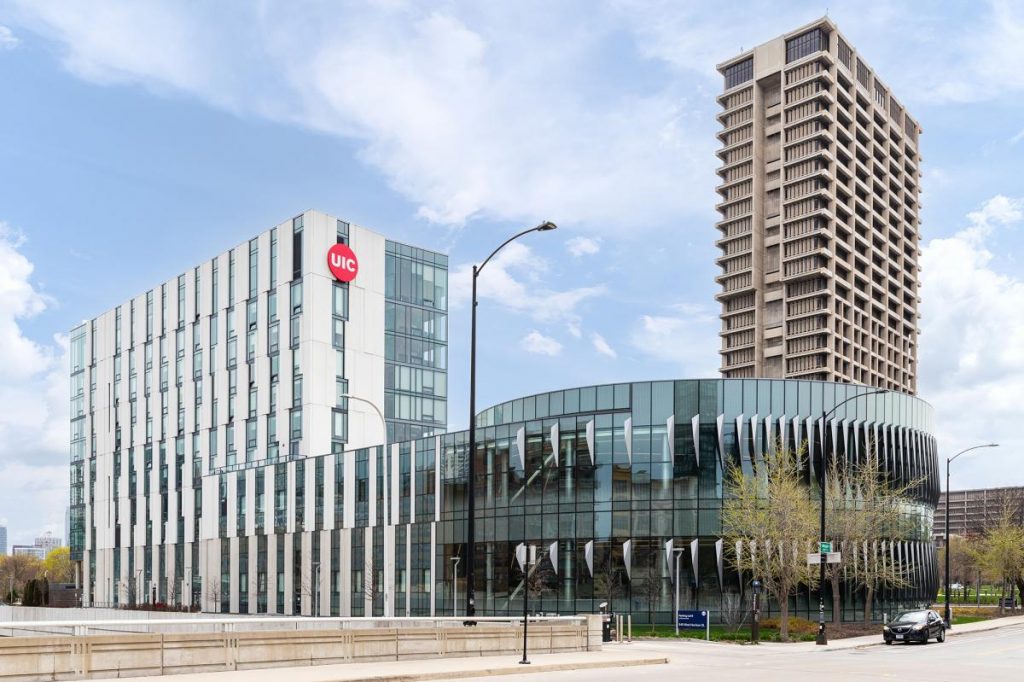 University of Illinois Chicago accused of failing to protect Jewish students from antisemitism: 'Surrounded and mobbed'